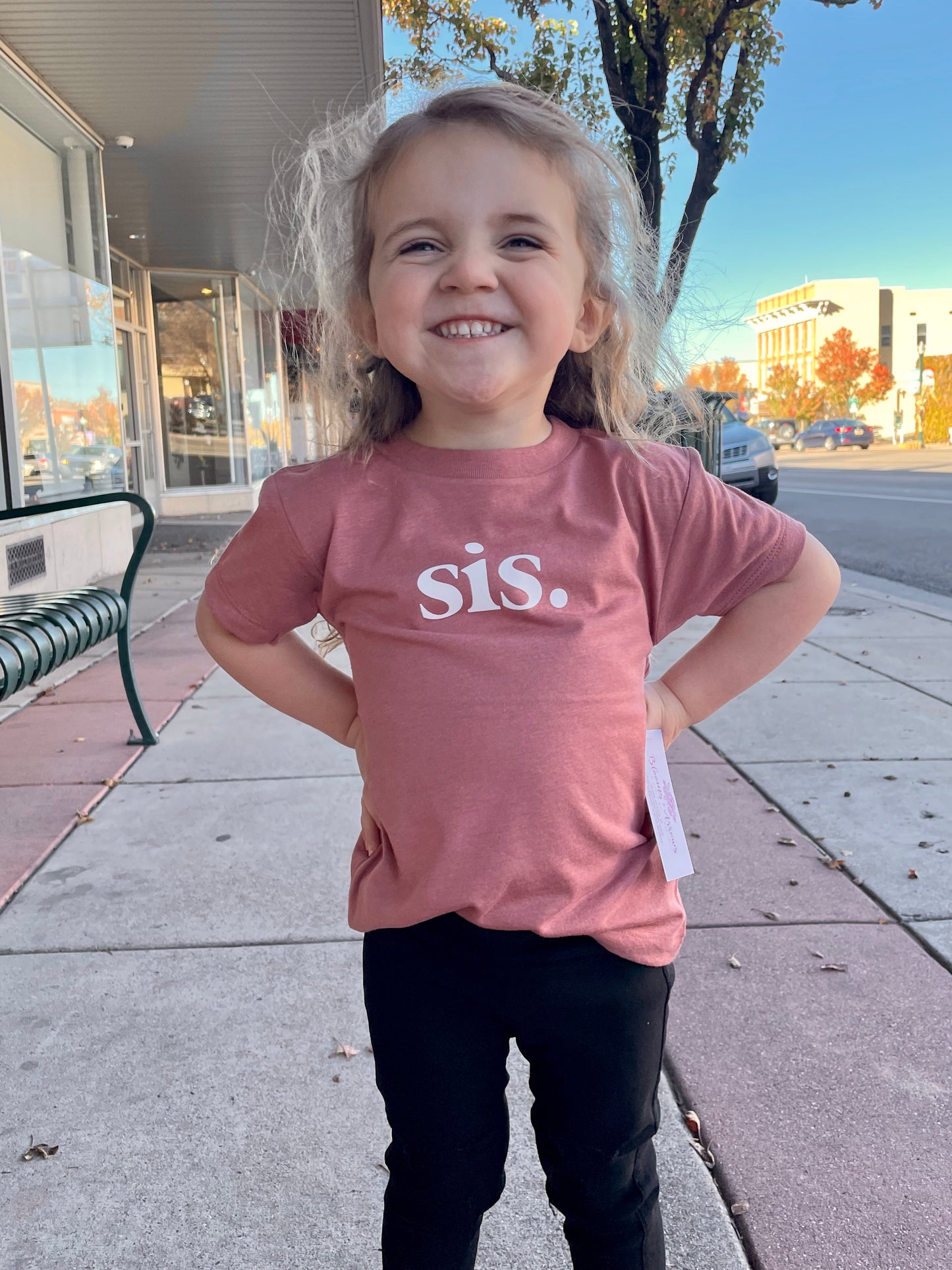 Sis. Tee